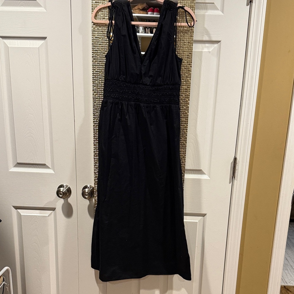 Old Navy Black Sleeveless Dress